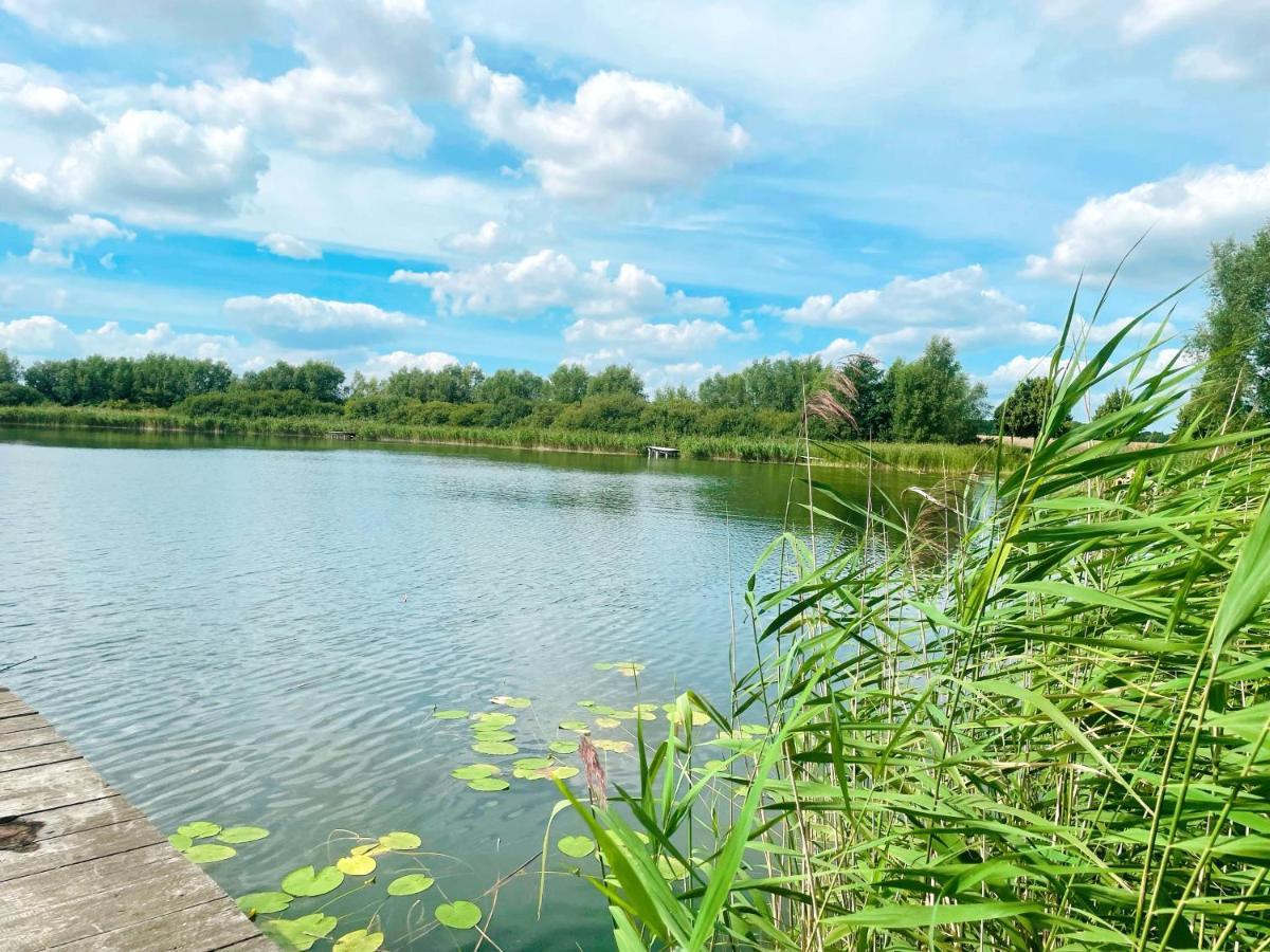 Landhaus Mit Pool, Bungalow In Der Natur Hohenbollentin Exteriör bild